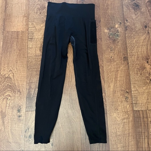 PINK by Victoria’s Secret cool & comfy ribbed black leggings Sz small - Picture 1 of 7